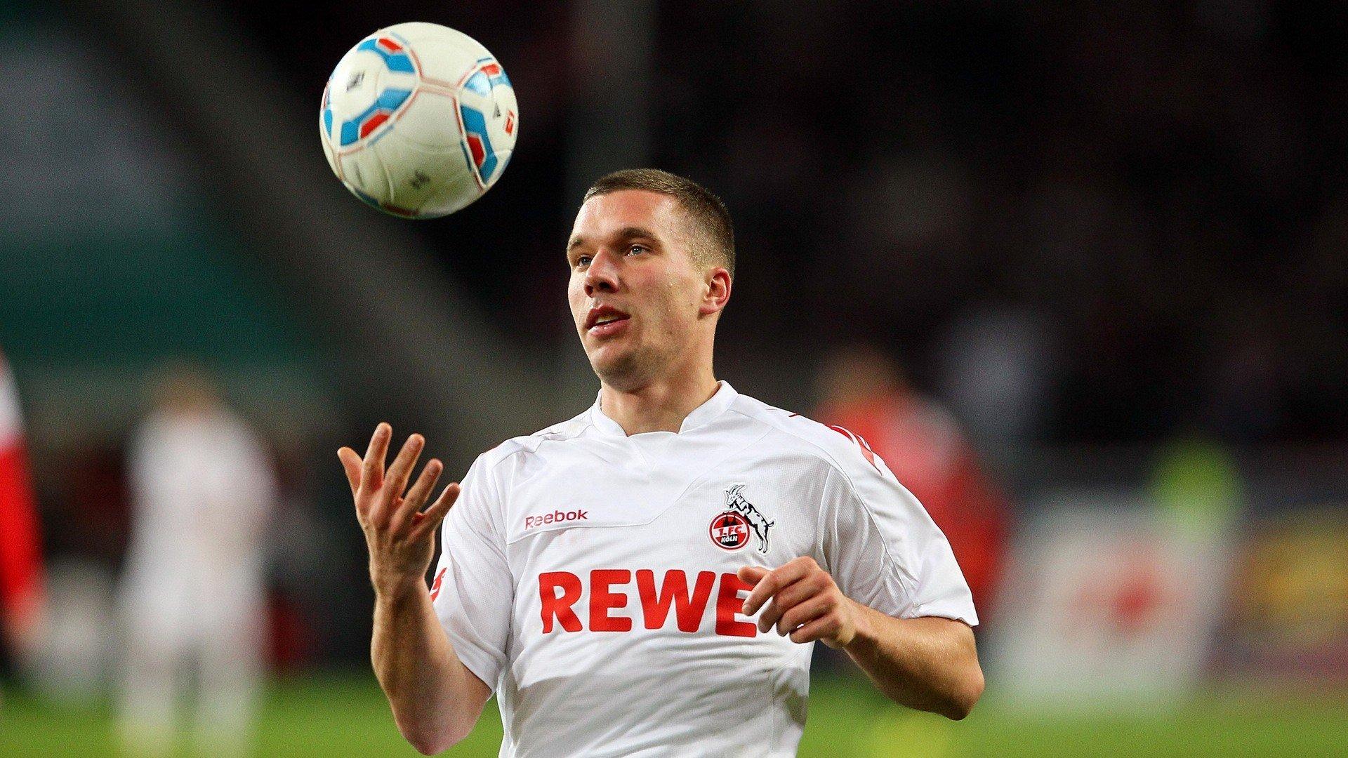 喀麦隆新星科法内非洲杯惊艳世界，完美复刻C罗经典庆祝引热议